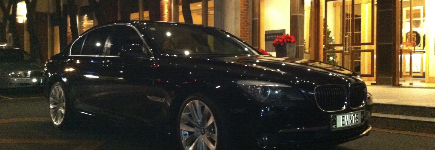 C-BMW7forecourt.jpg